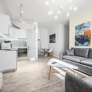 Miku Apartment-modernly Designed Downtown Appartamento
