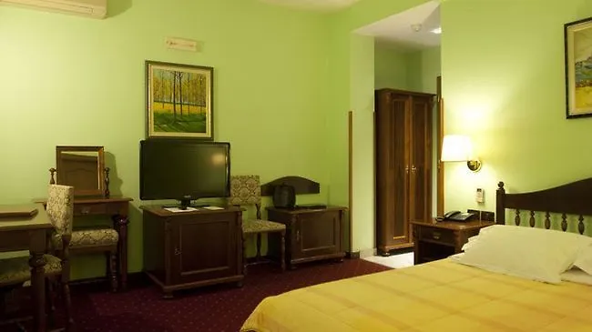 Grand Hotel & Spa Tirana 4*,